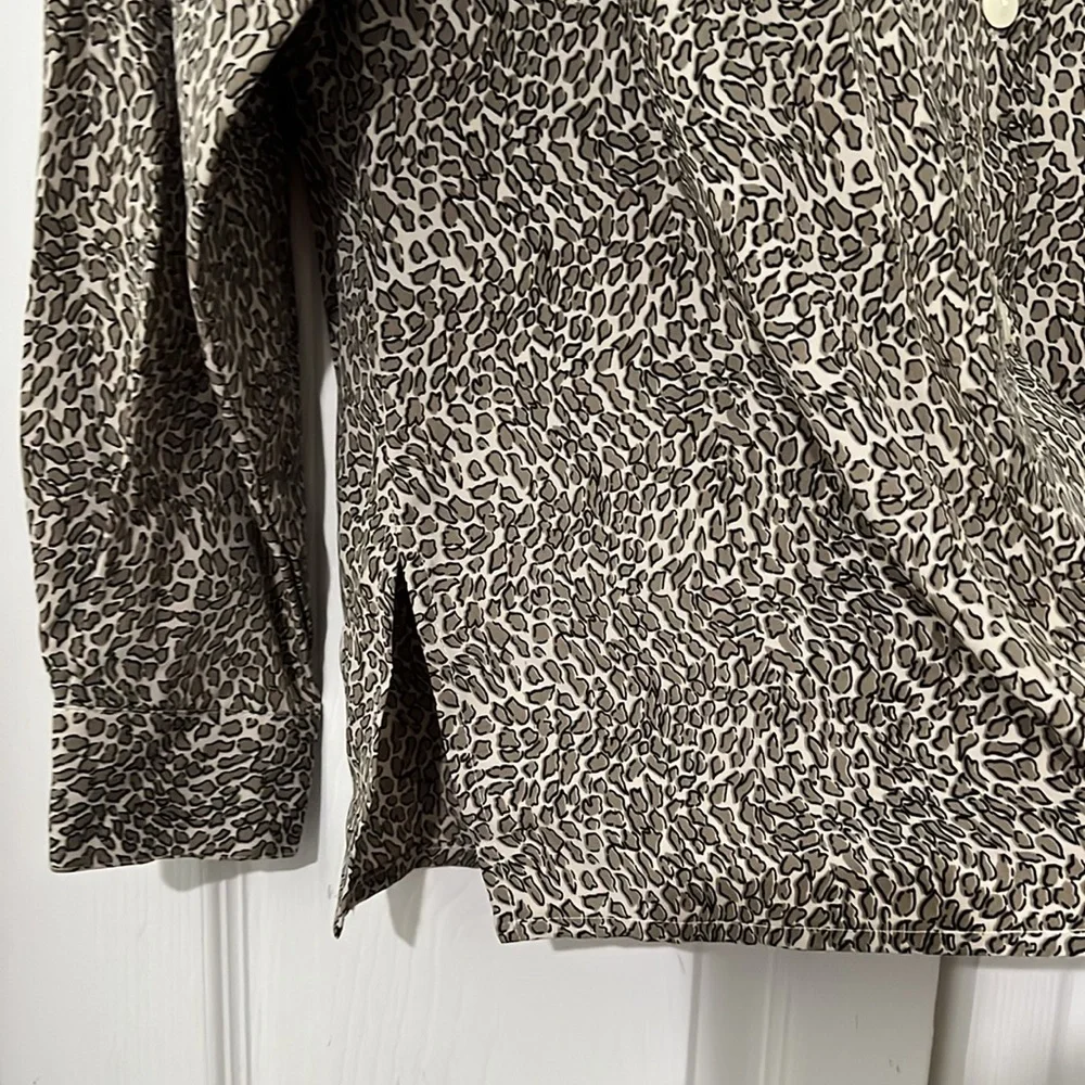 Bellagio button down long sleeve blouse size L - Picture 6 of 8